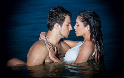 Un Bain de Minuit dans une Source Chaude